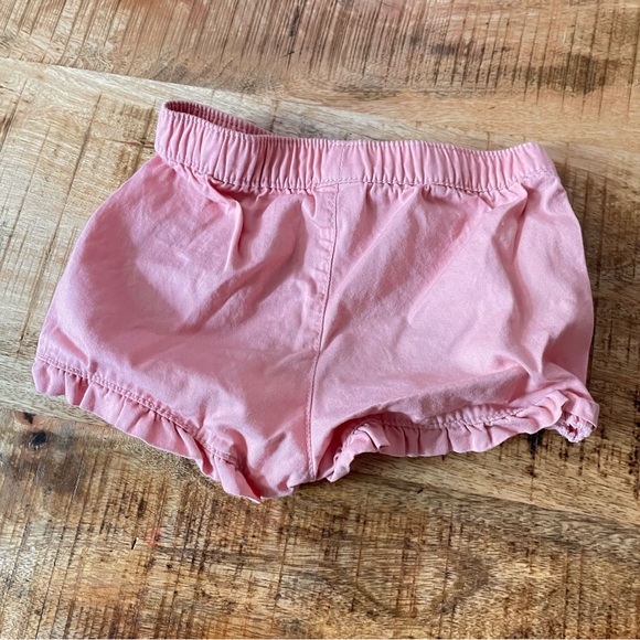 18/24 baby girl Old Navy shorts with ruffles - Picture 4 of 5